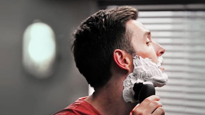 How to wet shave with a rotary shaver