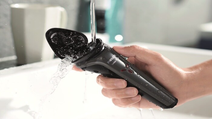 The S1000 is IPX7 water resistant and its’ one-touch waterproof system allows consumers to easily rinse the product under the tap with just a click of a button.